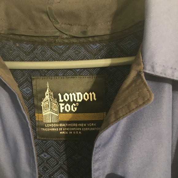 Woman’s London Fog Trench Coat, 8 petite - Picture 1 of 4